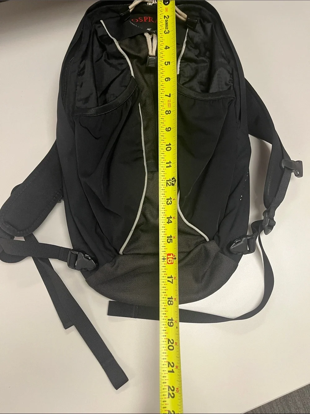 OSPREY sleek black